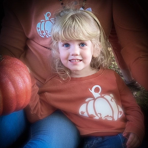 Meet your Posher, Caitlyn - Picture 5 of 10